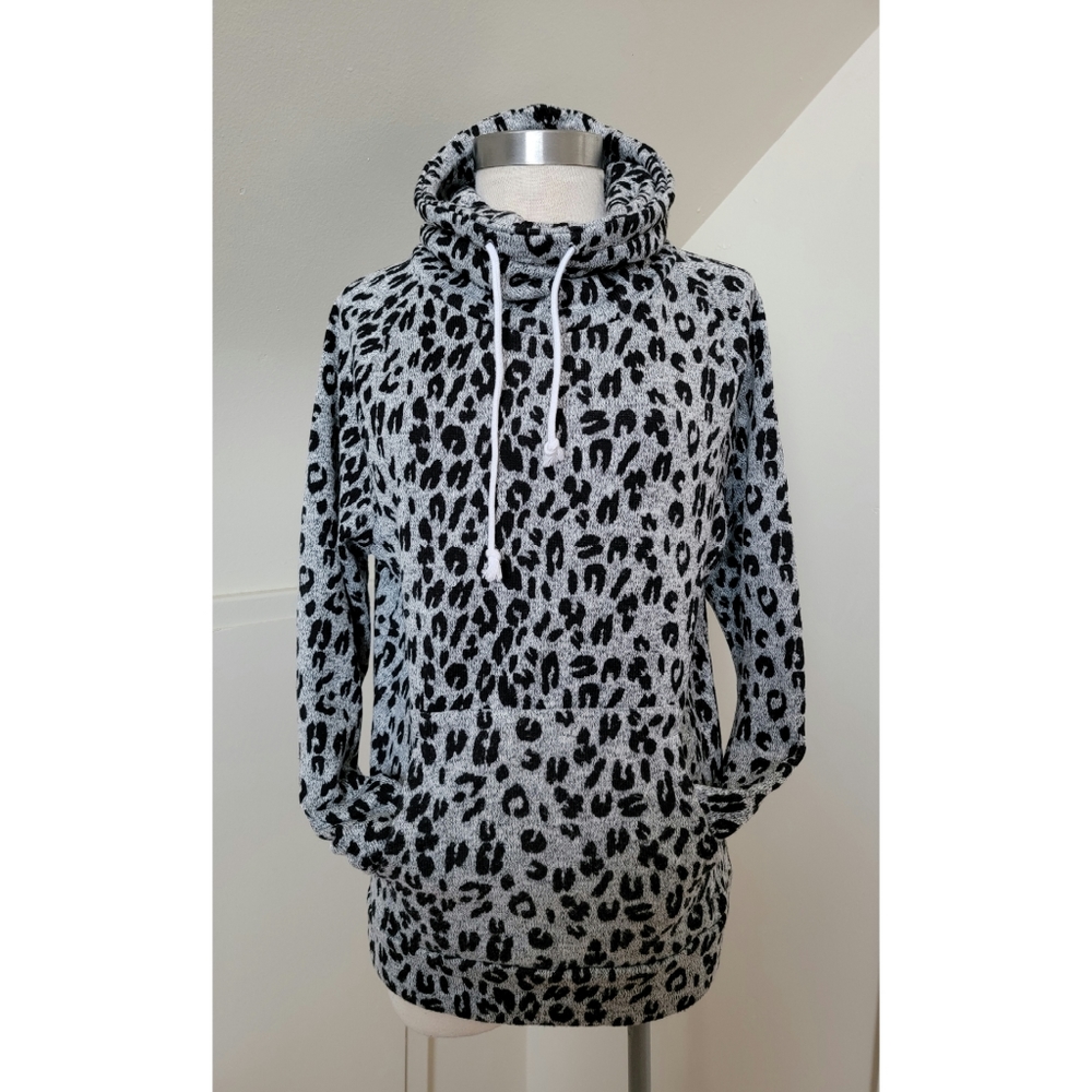 Animal print women sweater
